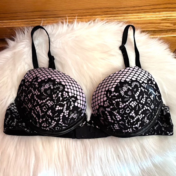 VS Scandalous Very Sexy Push-Up Pigeonnant Bra - 32B (EUC) - Picture 2 of 13